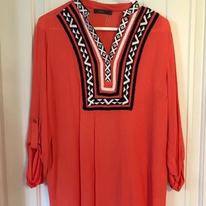 Long Pattern V-neck Top